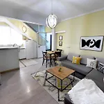 Sia Tirana